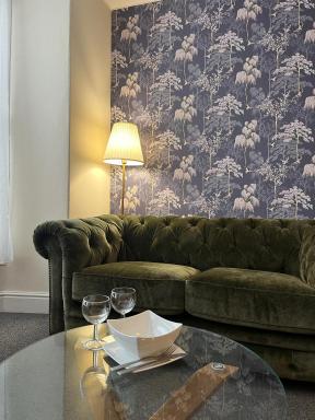 Beautifully presented Victorian Apartment within walking distance to Llandudno beach - Housity