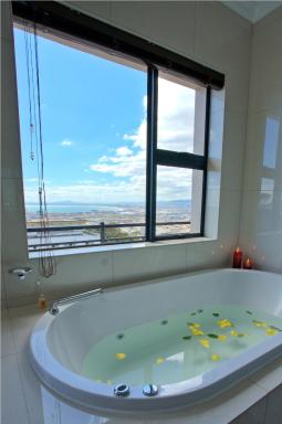 Star Apartments - Housity