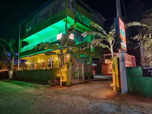 JUNGLE STAR MANSION - Housity