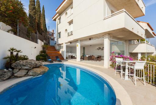 CASA DE PLAYA CON INCREIBLES VISTAS AL MAR - Housity