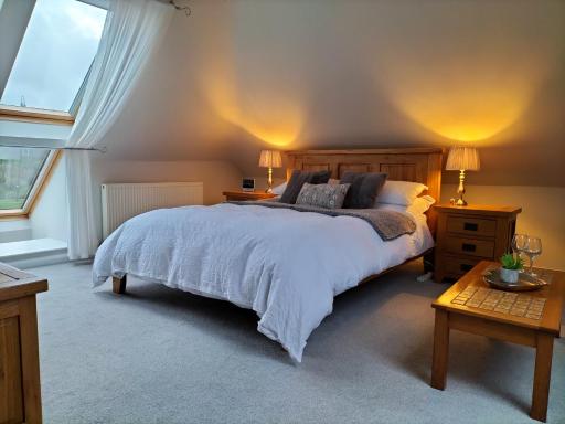 Valley House - Housity