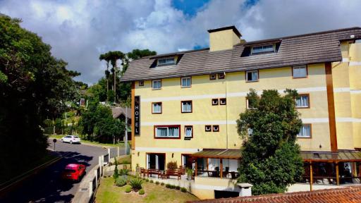 Hotel Golden Hills - Housity