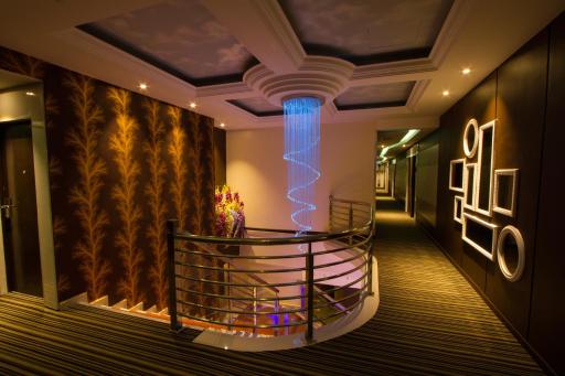 JS Hotel - Housity