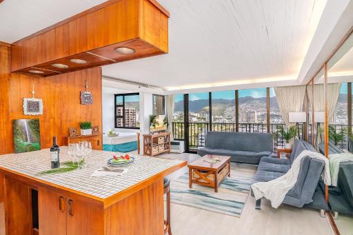 Renovated Mountain View Getaway with Free Parking! - Housity