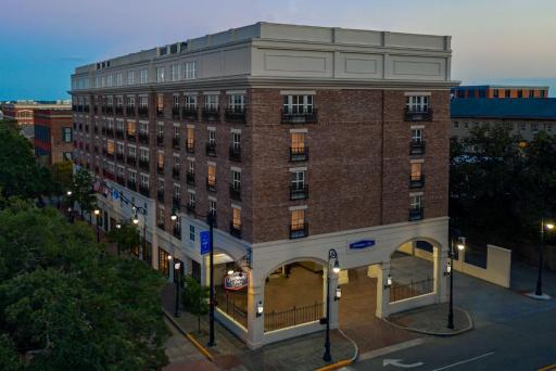 Hampton Inn Savannah Historic District - Housity