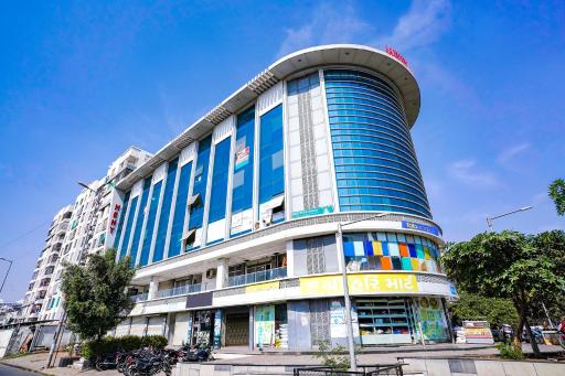 FabHotel 7 Star - Housity