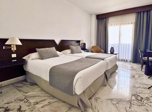 Hotel Turia Valencia - Housity