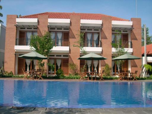 Villa Bukit Pinus - Housity