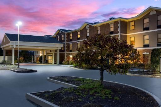 Hampton Inn & Suites Petoskey - Housity