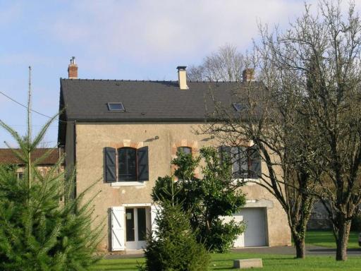 Maison rénovée près de la Forêt de Tronçais, grand jardin, cheminée, wifi, animaux acceptés - FR-1-489-128 - Housity