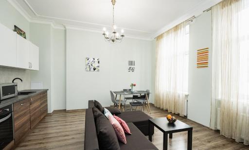 Art Deco One-Bedroom Suite in Library House with Free 5G WiFi - Housity
