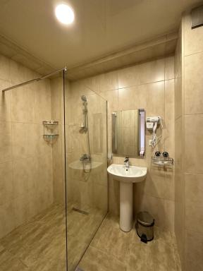 Sea View Hotel Suites - Housity