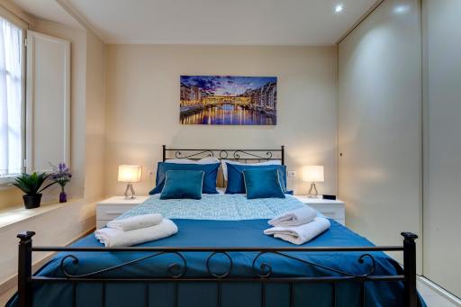 Golden House - Housity