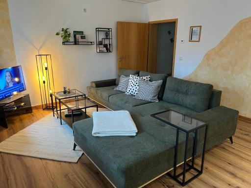 Ferienwohnung Elsterveilchen - 100 m zur Soletherme ,Kurpark & Theater, Parkplatz - Housity