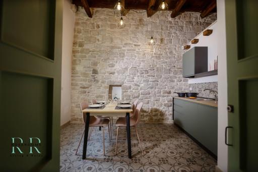 ROSA ROOMS - Dimora di charme - Casa Vacanze per famiglie a Bisceglie - Family House - Housity