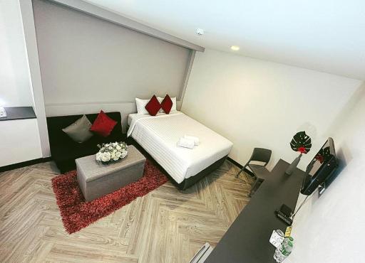 14 Sathorn hotel - Housity