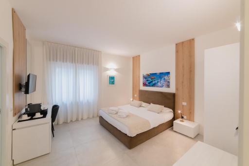 Lo Studio di viale Lo Re camere & caffe’ - Housity
