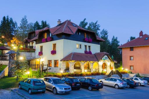 Guest House Vila Bajka - Housity