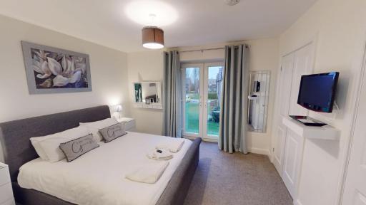 Family Tides at The Bay Filey, sleeps 5-6, 2 dogs welcome for free too - Housity