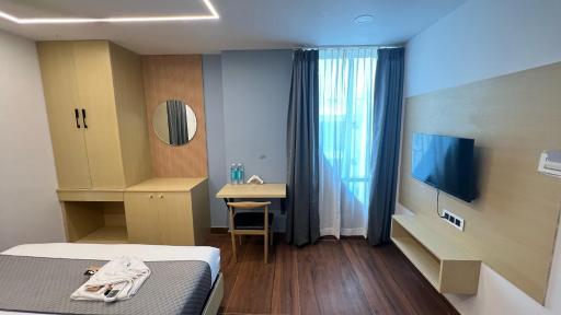 Wild Wings Premium Hotel - Housity