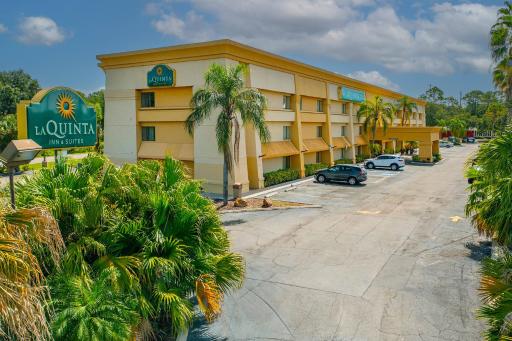 La Quinta by Wyndham Tampa Brandon West - Housity