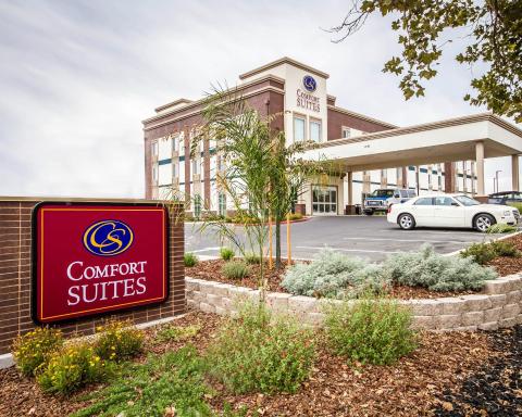 Comfort Suites Woodland - Sacramento Airport - Housity