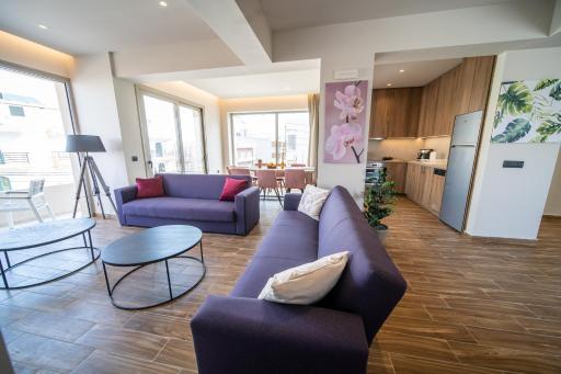 Luxury House - Hersonissos Center - Sleeps 8 - Housity