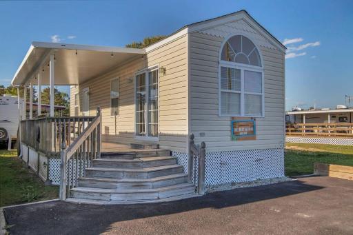 Surf City 2BR Model Home with Pool and Boat Ramp Access - Housity