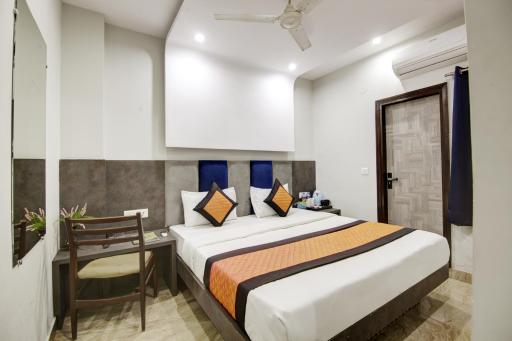 Hotel S b Inn - Near New Delhi Railway Station Paharganj - Hizvo