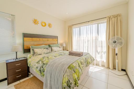Cosy Butterfly Comforts 2 Bed Top Floor Unit - Housity