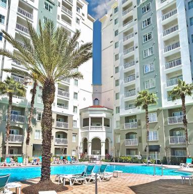 The Point Hotel & Suites Universal - Housity