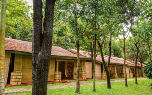 Wild Roots Riverside Lodge - Housity