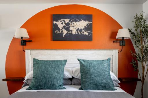 McKamy Cottage at Wrenwood Ranch, King Bed - Housity
