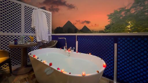 Turquoise Pyramids & Grand Egyptian museum view Hotel - Housity