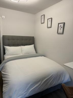 Private En-suite - Housity