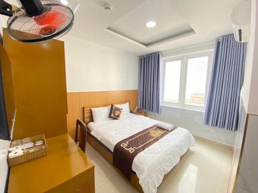 KHÁCH SẠN PHÚ HƯNG - Housity