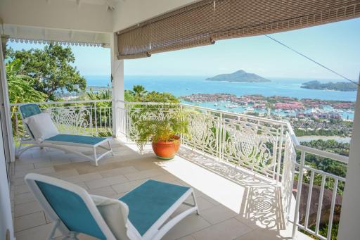 Elegant apartment in Les Mamelles 400 m² sea view - Housity