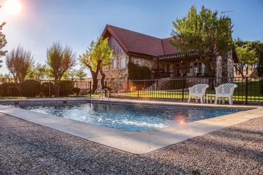 Una casita en el campo dentro de la ciudad - Housity