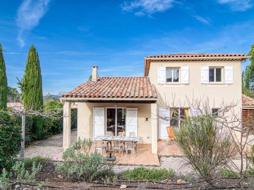Holiday Home Les trois cyprès Villa 33 by Interhome - Housity