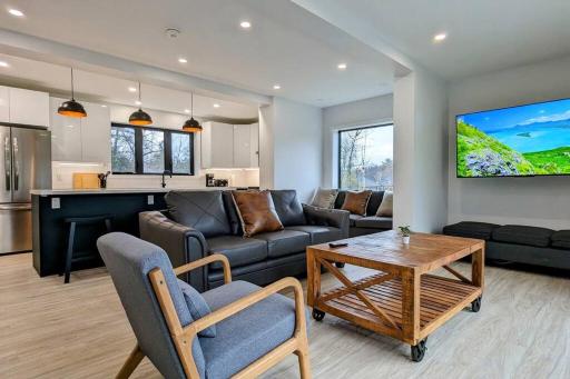Modern Cozy Container Home - Housity