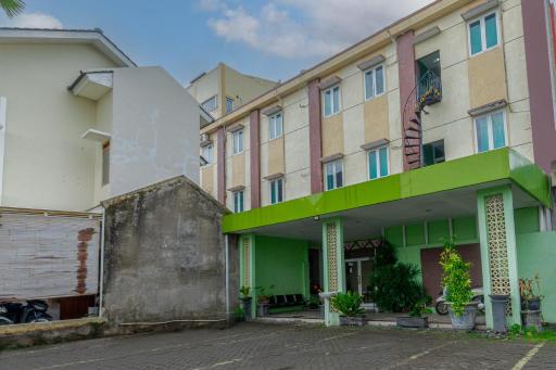 Hotel DMadinah inn Gentan - Housity