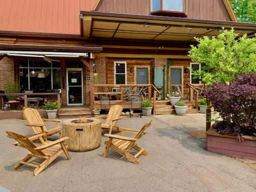 The Iris Garden Downtown Cottages and Suites - Housity