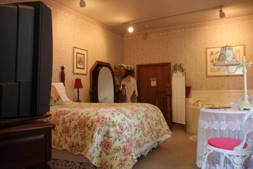 Hines Mansion - Housity