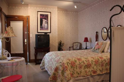 Hines Mansion - Housity