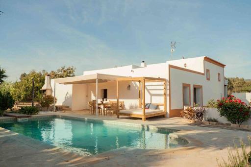 Charming Ibiza villa - Housity