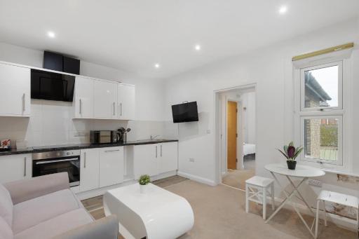 Central and Modern One Bedroom Flat 201 - Housity