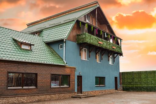 Casa Rosu - Housity
