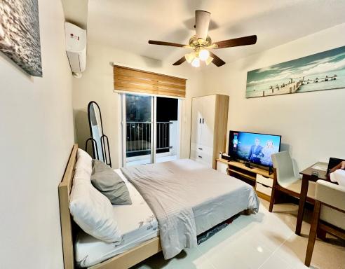 Seaview Condo near airport - Housity