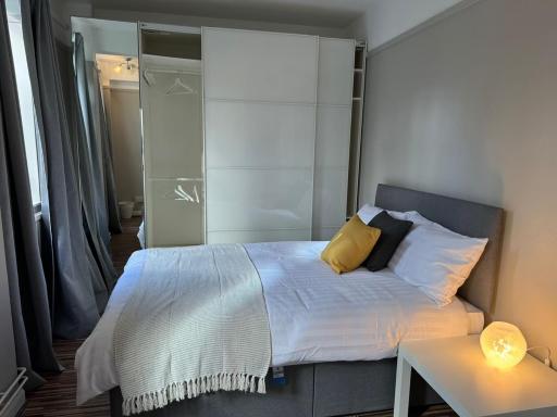 Room 2 • Double Bed in Primrose Hill - Housity