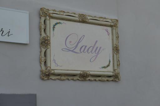 BB Lady - Housity